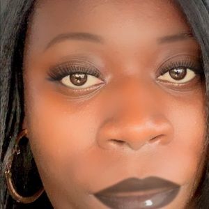 Meet your Posher, Jamesha